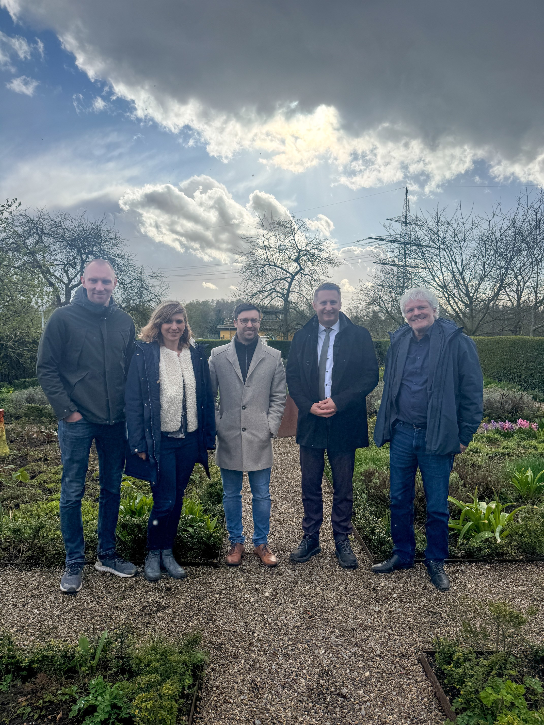 von links: Michael Wachsmann, Verena Niehuis, Timo Dreschmann (Vertretung Hauptdezernentin Natur- & Landschaftschutz), Thomas Schürmann (Regierungspräsident) und Dr. Peter Keil  